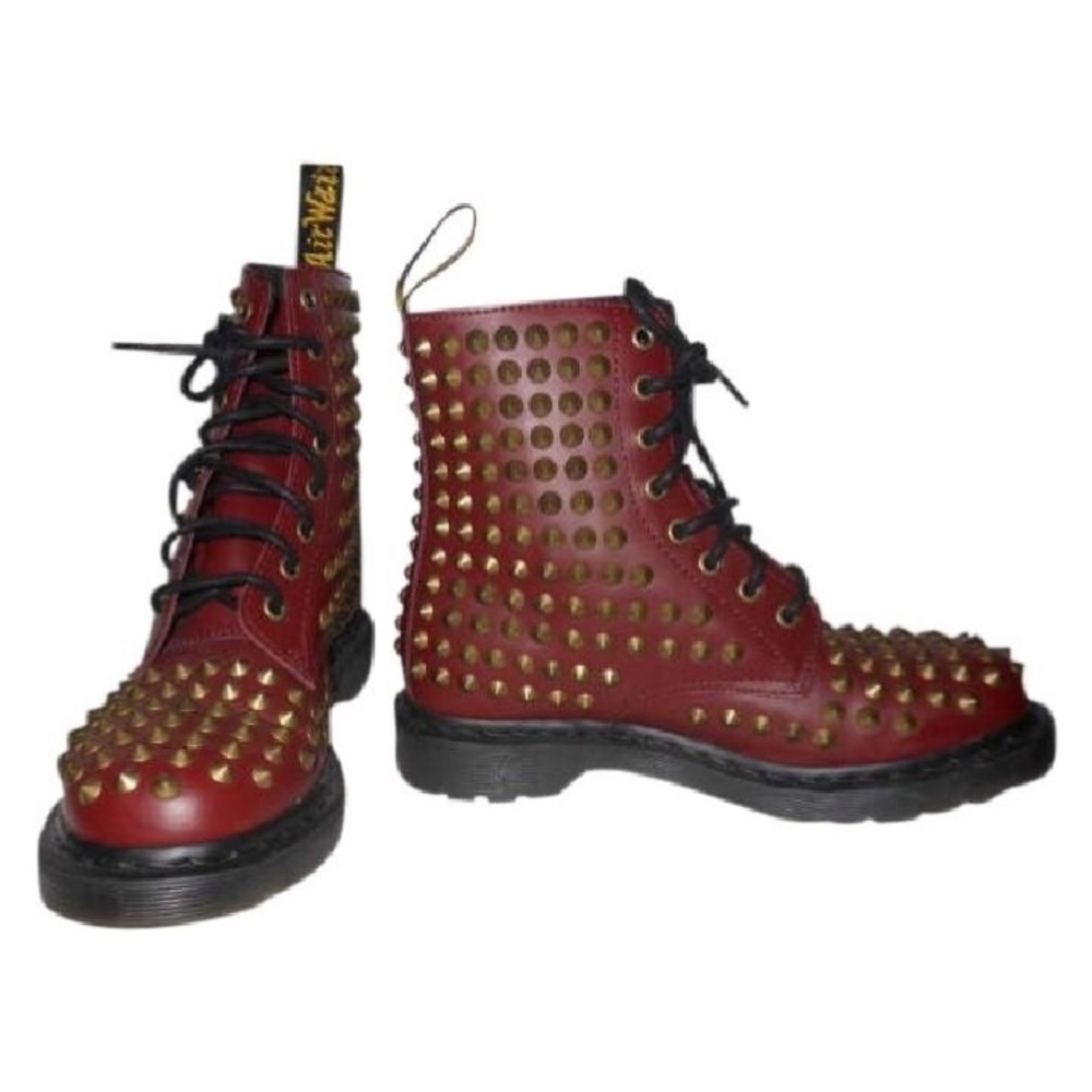 Dr. Martens Spike Oxblood boot  size 8